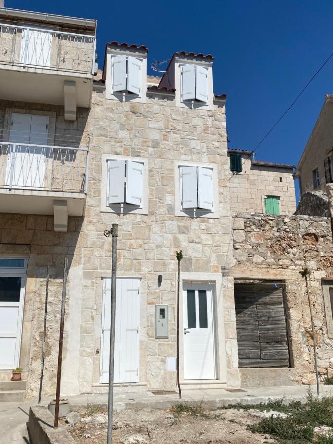 Tiny Secret House Apartment Komiza Exterior photo
