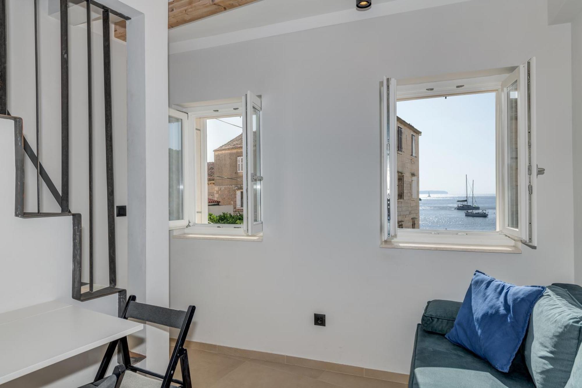 Tiny Secret House Apartment Komiza Exterior photo